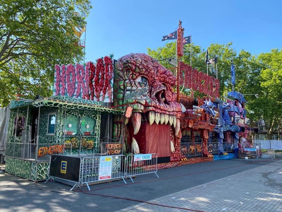 fundomio's tweet photo. Hier ist Teil 1, Sie haben die Möglichkeit, einige Fotos zu entdecken 🎡🎠 https://t.co/0Agvrs885z