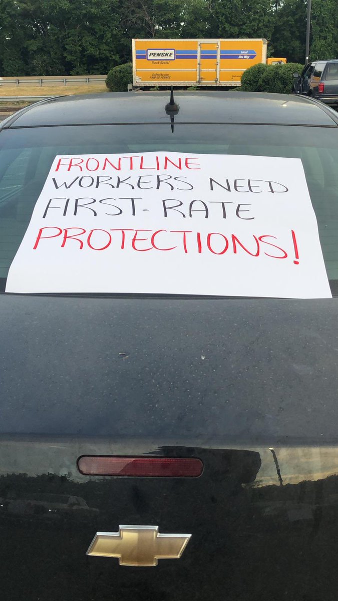 ON STRIKE! <a href="/McDonalds/">McDonald's</a> you’re showing us you’re greedy side. Black and Brown workers > corporate greed. 🤑

#ServingUpJustice