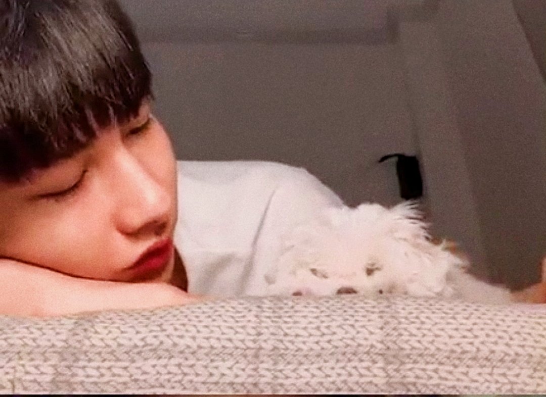 cooool97's tweet photo. 宝贝别害怕 还可以爱你很久很久很久  you're not alone 😘 @AtthaphanP 
#กันอรรถพันธ์น่ารักกว่าที่คิด
#ที่รักของATp
#OnlySupportATp https://t.co/mzobBQmFhr