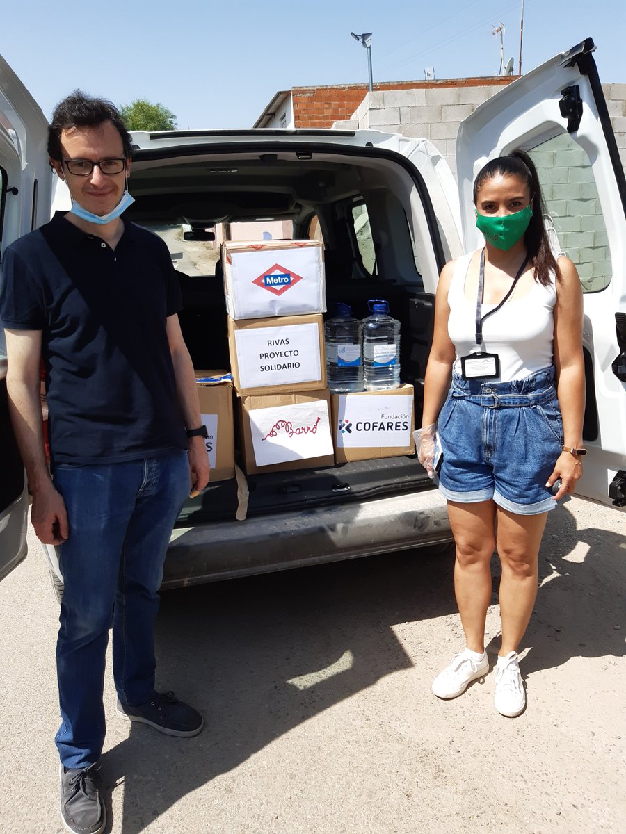 CanadaRealCM's tweet photo. Eternamente agradecidos a @metro_madrid, @Cofares @ProyectoRivas y Canal de Isabel II por la donación de material para todos los niños y jóvenes de #CañadaReal que participan en la ☀️Escuela Abierta de Verano 2020☀️, con  @AsocBarro @asoc_elfanal @CaritasMadrid  y @CruzRojaEsp https://t.co/akSEG4ZeYg