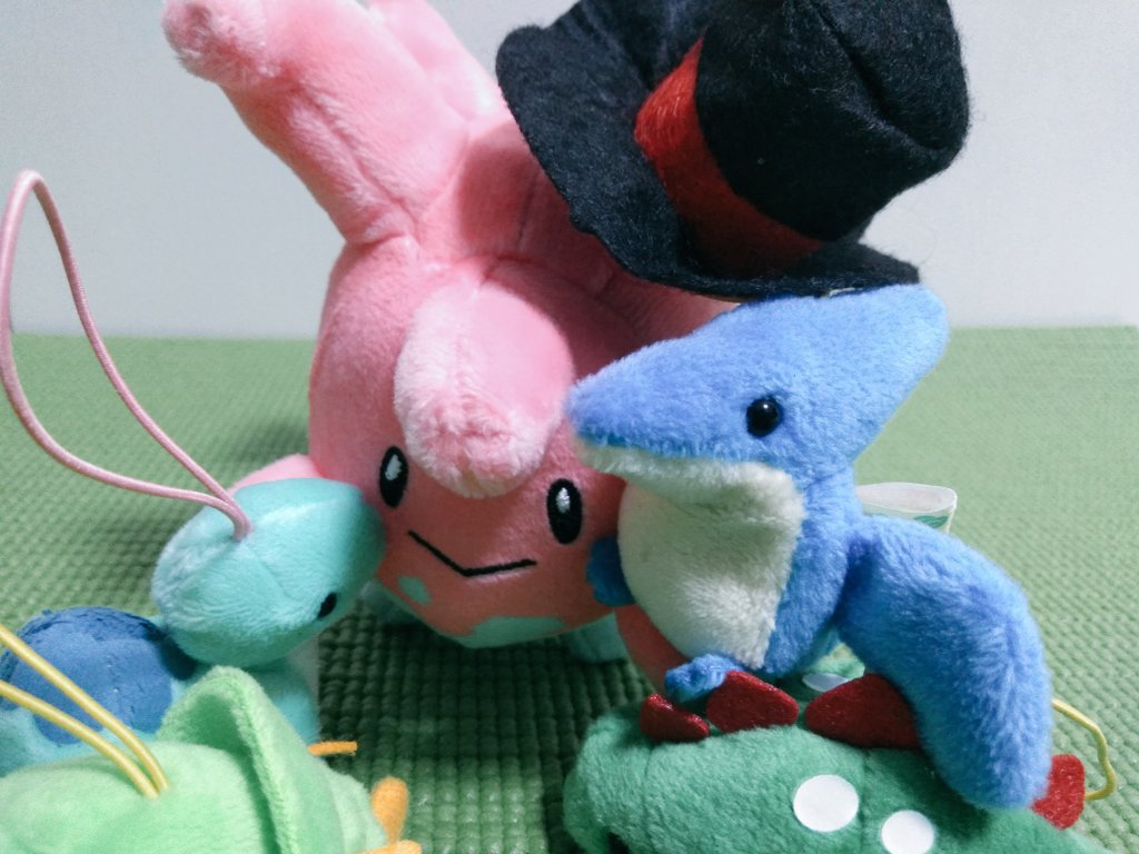 水滸蒼環 すいこあわ グラサニちゃん My251 ポケモン ぬい撮り すいこあワールド あらら 新入りサニーゴちゃん 恐竜のぬいぐるみが 好きなのね ダ