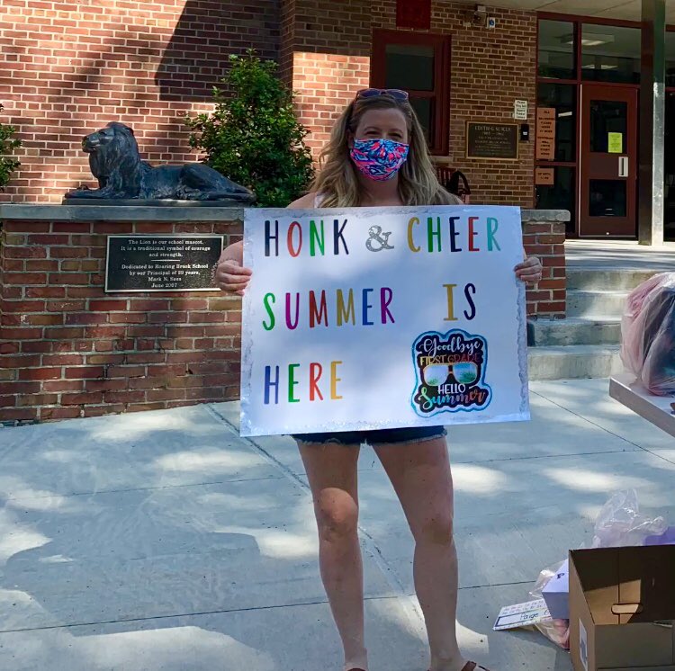 End of year tech and book returns became a spontaneous celebration for Roaring Brook students and staff! #WeAreChappaqua
