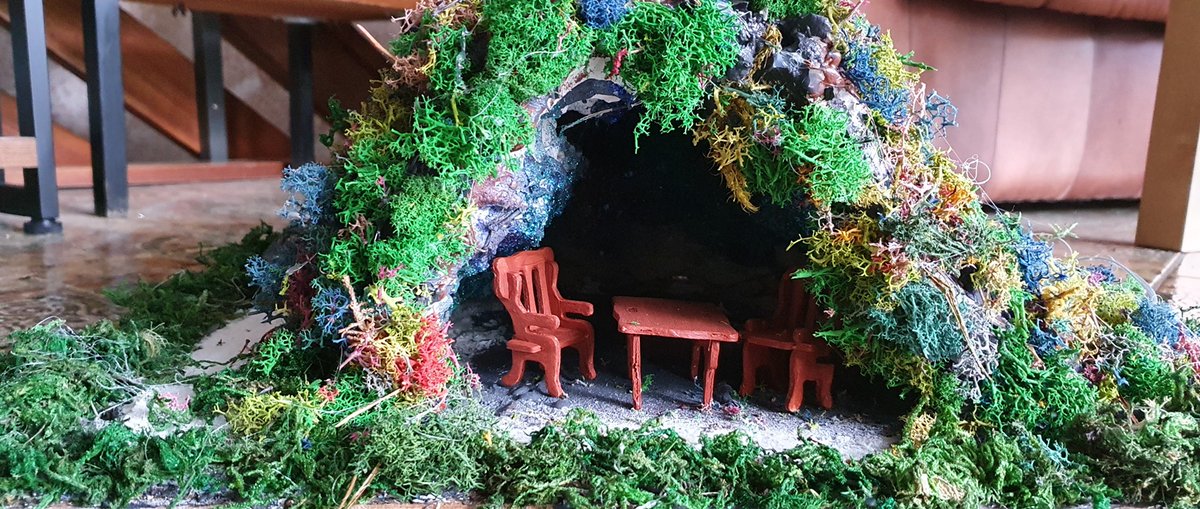 MariaLffler's tweet photo. Die Hobbithöhle ist ein echter Eyecatcher https://t.co/pL1dWqXkGv