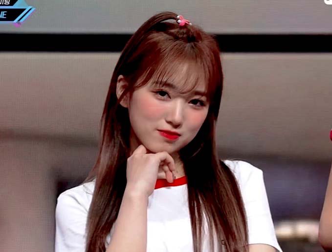 doahalice's tweet photo. celebrating our #SSS3rdWin #SSOTS3rdWin 
makannya jgn banyak banyak nne kan masi promosi, minumannya ada di kulkas dorm oke ^___^ 
bilang apa sama daddy nako? 
nne sama sama <3
sombong amat ngbisa ditag :(
 @joyulzone @hivchan @miawakis https://t.co/Q3yqUL4Mc0