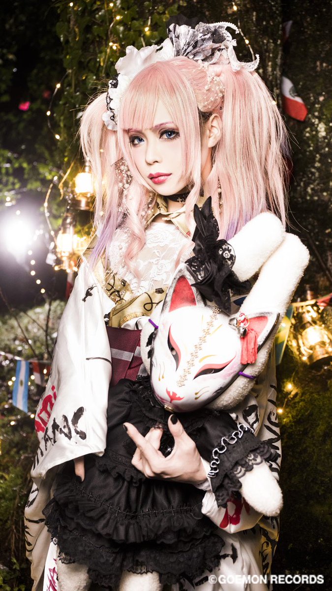 There are bands who even have strict images 'assigned' to members. eg Minpha, bassist of Pentagon. He was not allowed to speak in the band and even his tweets were made to sound odd and childish. For a long time, his image was just baby-pink hair, an eyepatch & cutesy makeup.