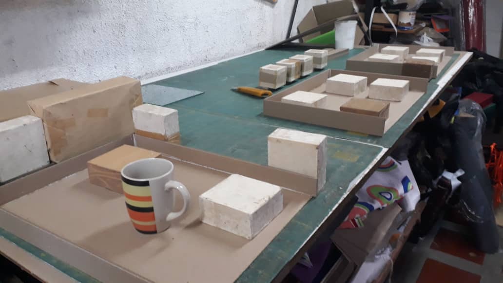 #LoQueHacemos - Nuestras cajas son hechas a mano y ensambladas una a una, cuidando cada paso en su elaboración y los detalles para un acabado de primera

#QuédateEnCasa
Somos #En3Artes 🇻🇪