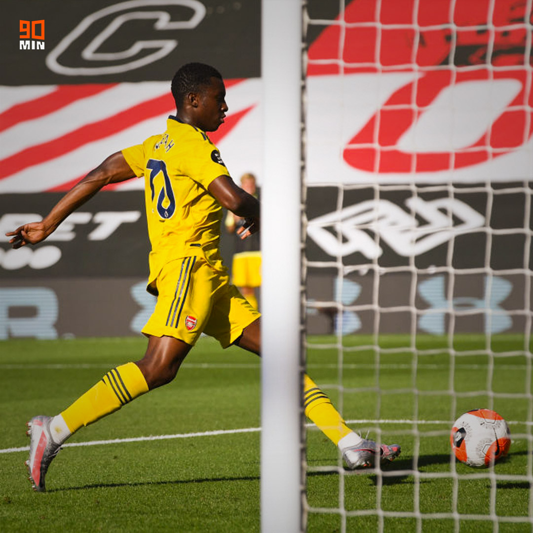 SI_FootballClub's tweet image. 💭 "Where's the goalkeeper?"

Nketiah thinking what everyone else is thinking while giving Arsenal the lead...

#SOUARS