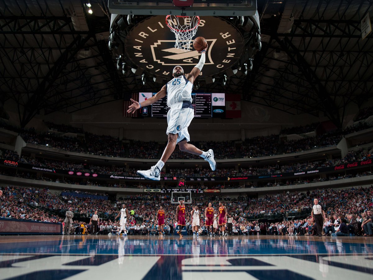 NBAHistory's tweet image. Half-Man/Half-Amazing... thank you, @mrvincecarter15! #H15TORY