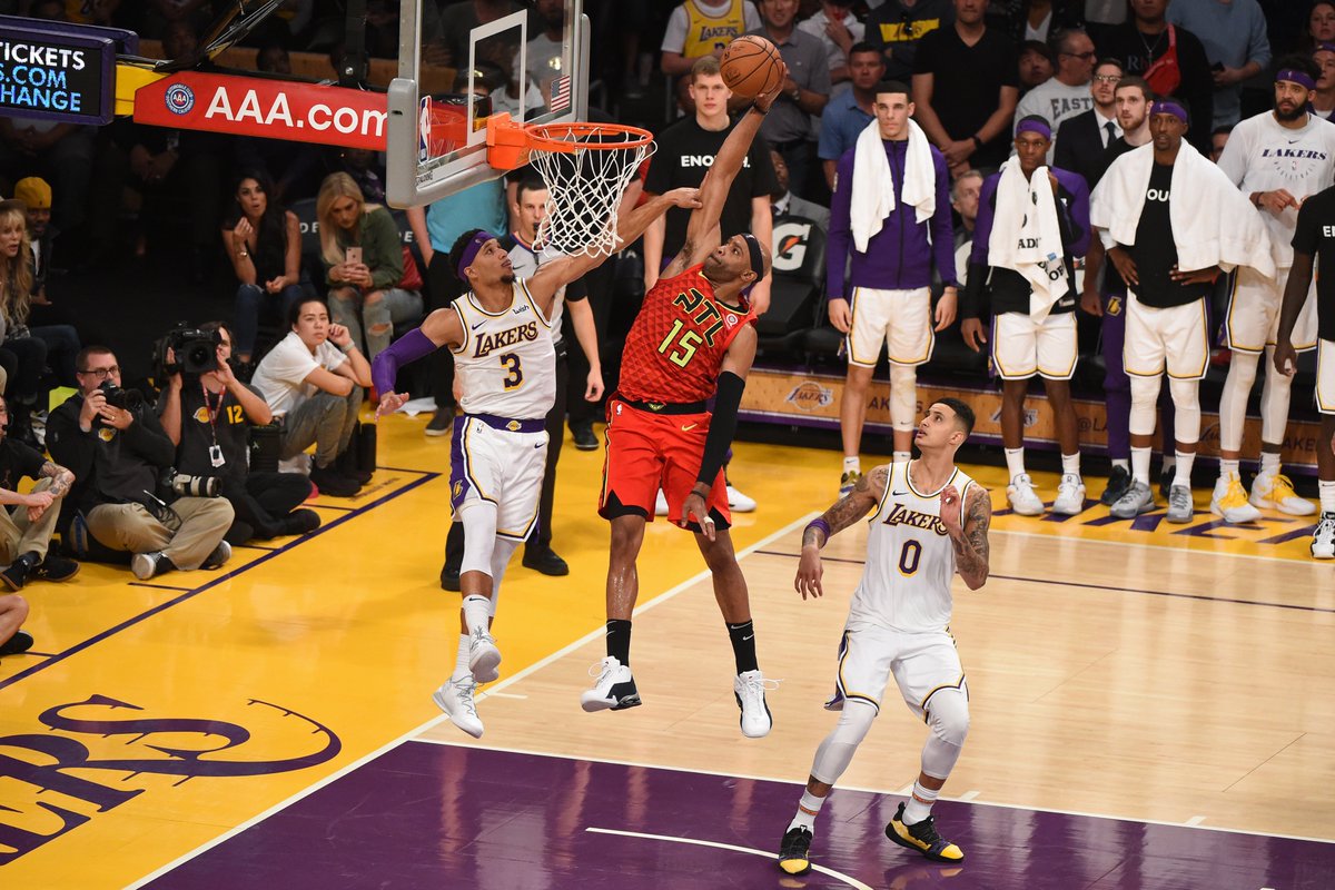 NBAHistory's tweet image. Half-Man/Half-Amazing... thank you, @mrvincecarter15! #H15TORY