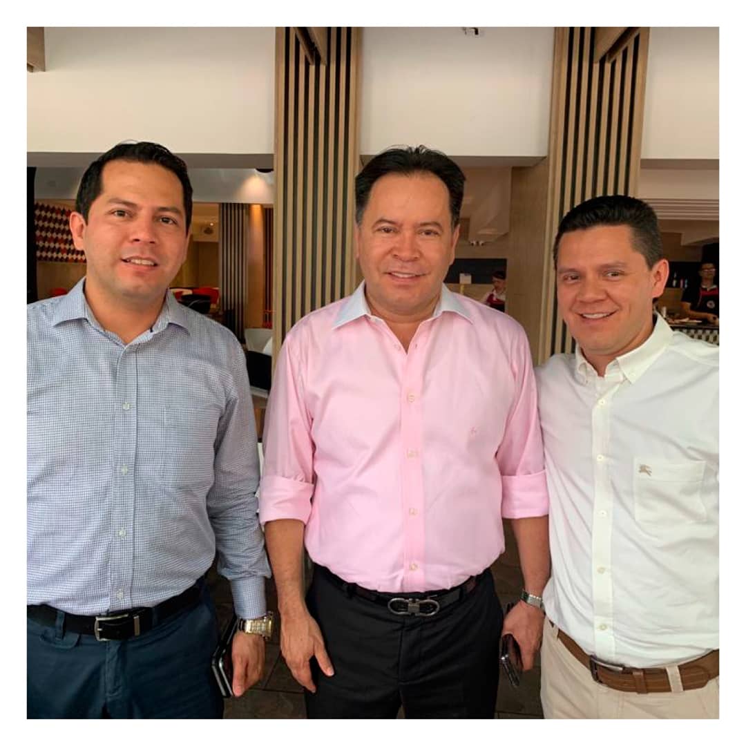 WilliamNdeS's tweet photo. Soy afortunado de tenerte como hermano en el camino de la vida, eres un hombre ejemplar. Hoy que cumples un año más quiero desearte la mayor felicidad ¡Feliz cumpleaños! https://t.co/CdOY2z9SVx