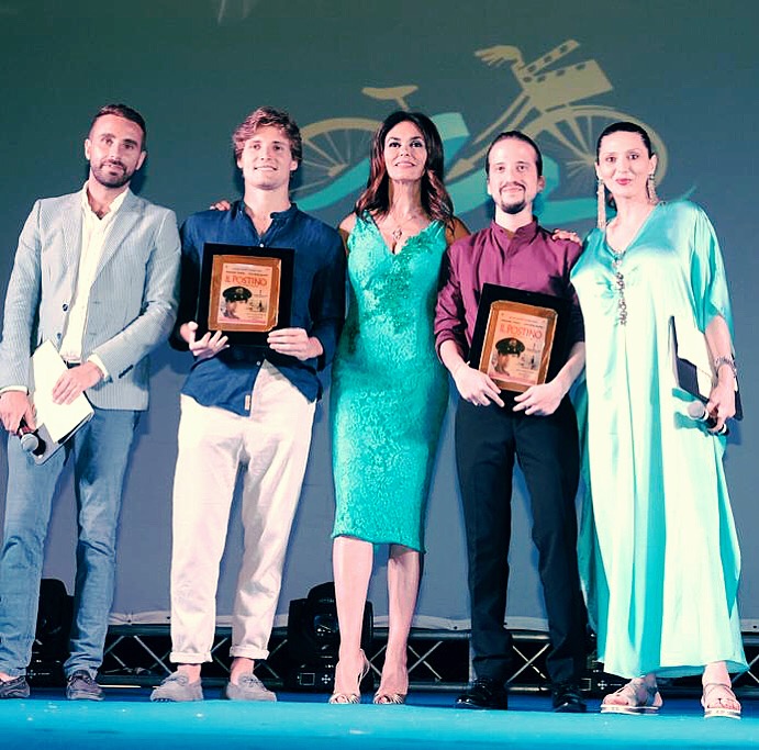 GiorgioDirector's tweet photo. PREMIO TROISI 2019
Premio Regista Emergente.
GRAZIE al @MareFestival15
 
#ricordi #premio #cinema https://t.co/PFK1DggF3T