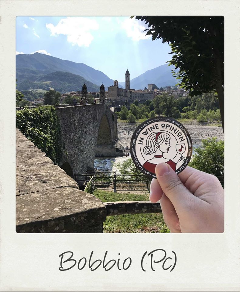 OpinionWine's tweet photo. Bobbio è situato in Val Trebbia in provincia di Piacenza, un vero e proprio gioiellino architettonico e naturalistico che vale la pena di essere visitato anche per le prelibatezze enogastronomiche che offre! #visitbobbio #visititaly #25giugno #inwineopinion https://t.co/qF4m2EyROi