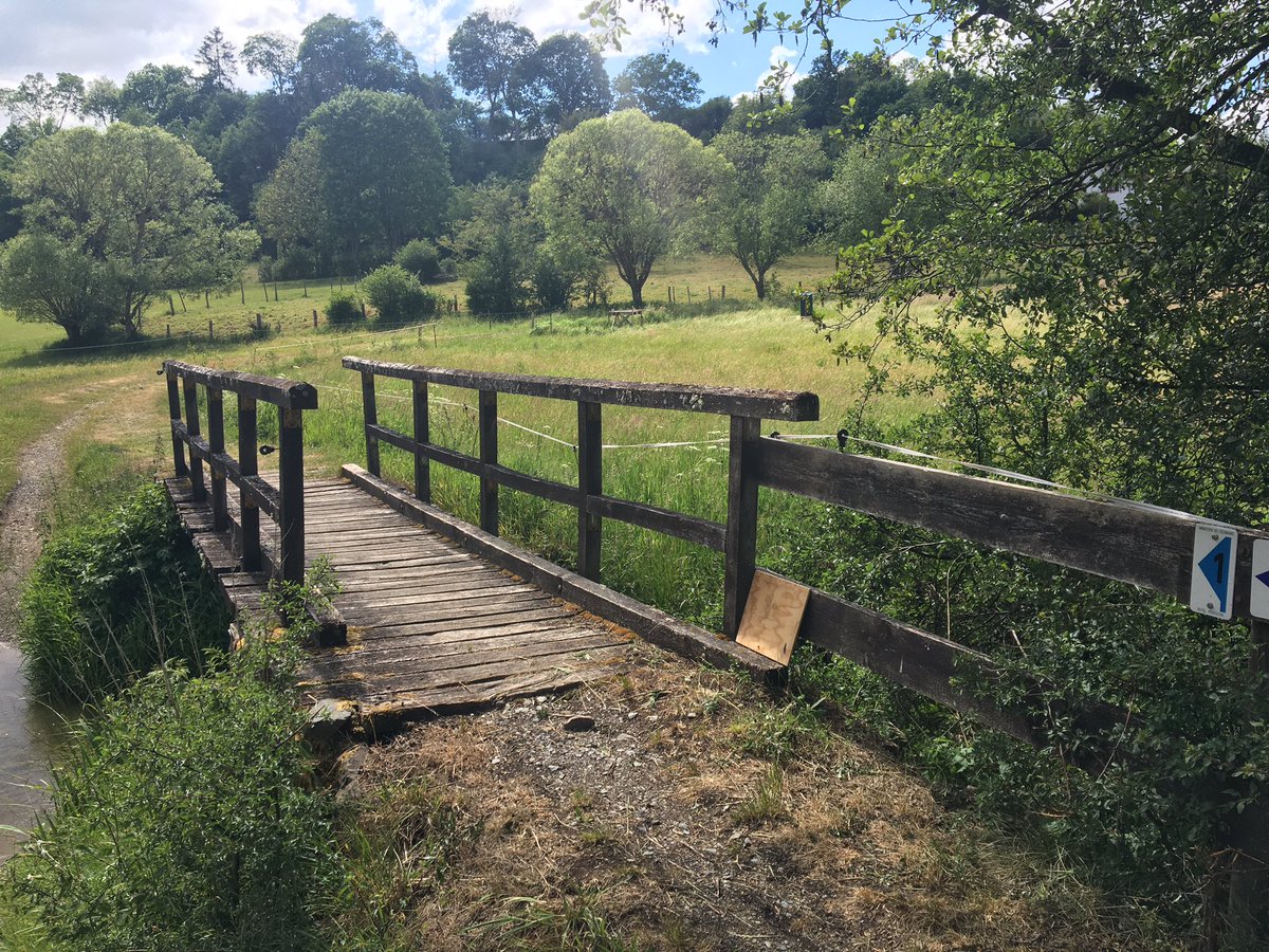 Vun de 201 Wanderweër (mat bloe Fändel) vum Wirtschaftsministerium sinn ech bis elo 151 entweder gelaf (115) oder getrëpelt (36). Esou gesäit ee Lëtzebuerg vun senger schéinster Seit.  <a href="/FranzFayot/">Franz Fayot</a> <a href="/LexDelles/">Lex Delles</a> #runluxembourg  #151/201