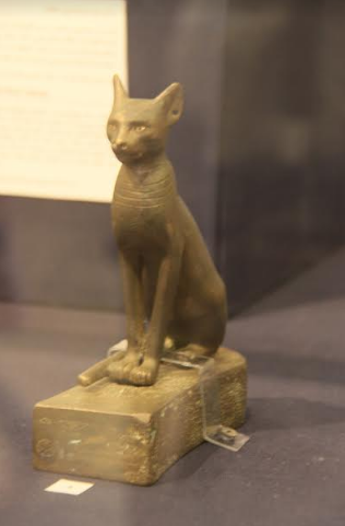 EgyptianMuseumC's tweet photo. #inspiringobjects
Statues for goddess #Bastet
Bast or Bastet was a goddess of ancient Egyptian religion, worshiped as early as the Second Dynasty (2890 BCE), Tel Basta was the center of Bastet’s religion.represented as a cat or a woman with the head of a lioness or a cat. https://t.co/sBsx2PKg8T