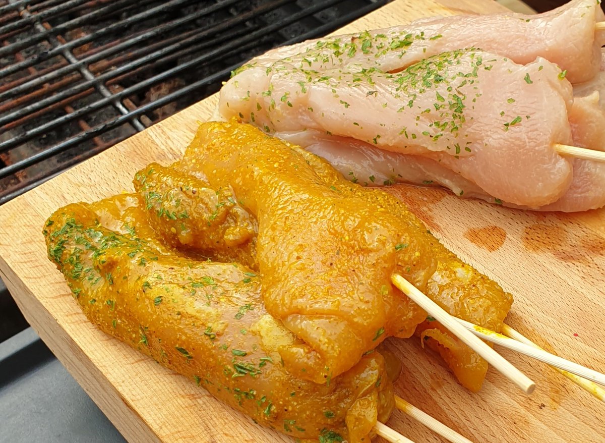 ArdkeenQFS's tweet photo. Sweet & Spicy or Lemon, Garlic & Honey Chicken Skewers...or both? #MadeInstore #BBQRange https://t.co/4zlpbm2Xyt
