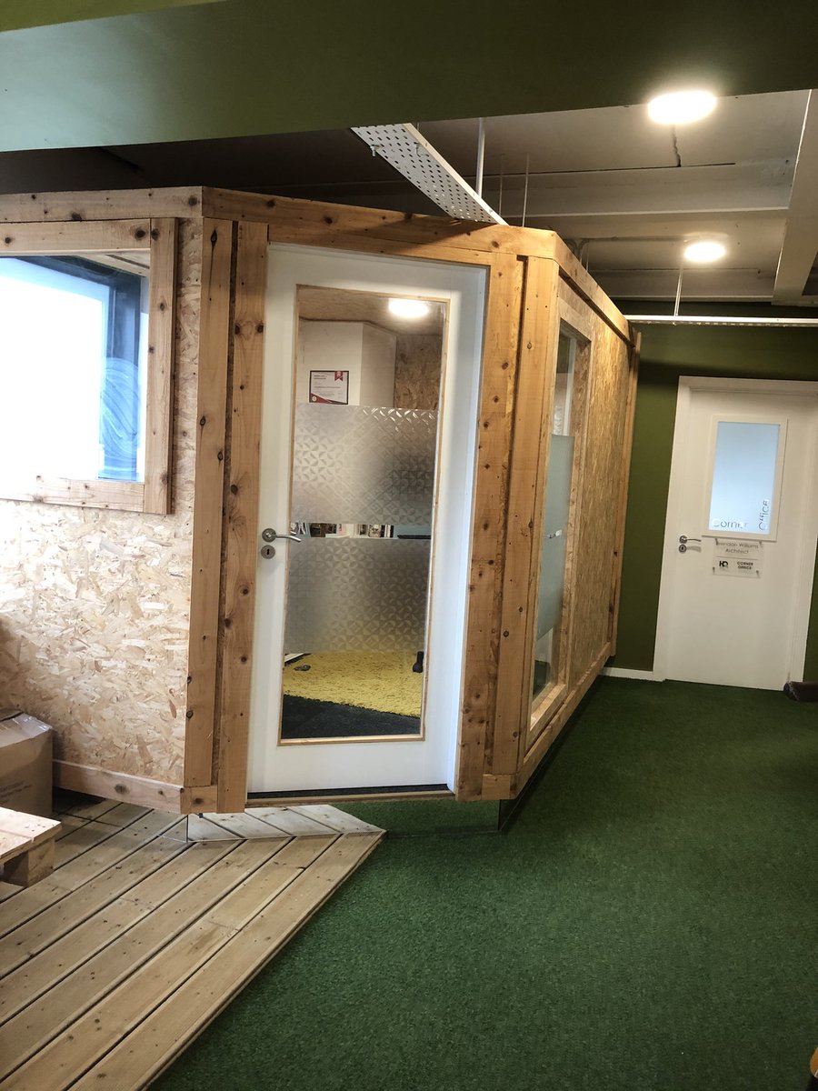 EntaraGroup's tweet photo. Extend Your Holidays in Kerry this Summer. Bring your family for longer while you keep connected to work. We have 1Gb hubs in Tralee &amp; Listowel.
Hotdesks &amp; Private Offices available for short-term and one-off day use.
Email info@hqtralee.com https://t.co/ss4rRhIXma