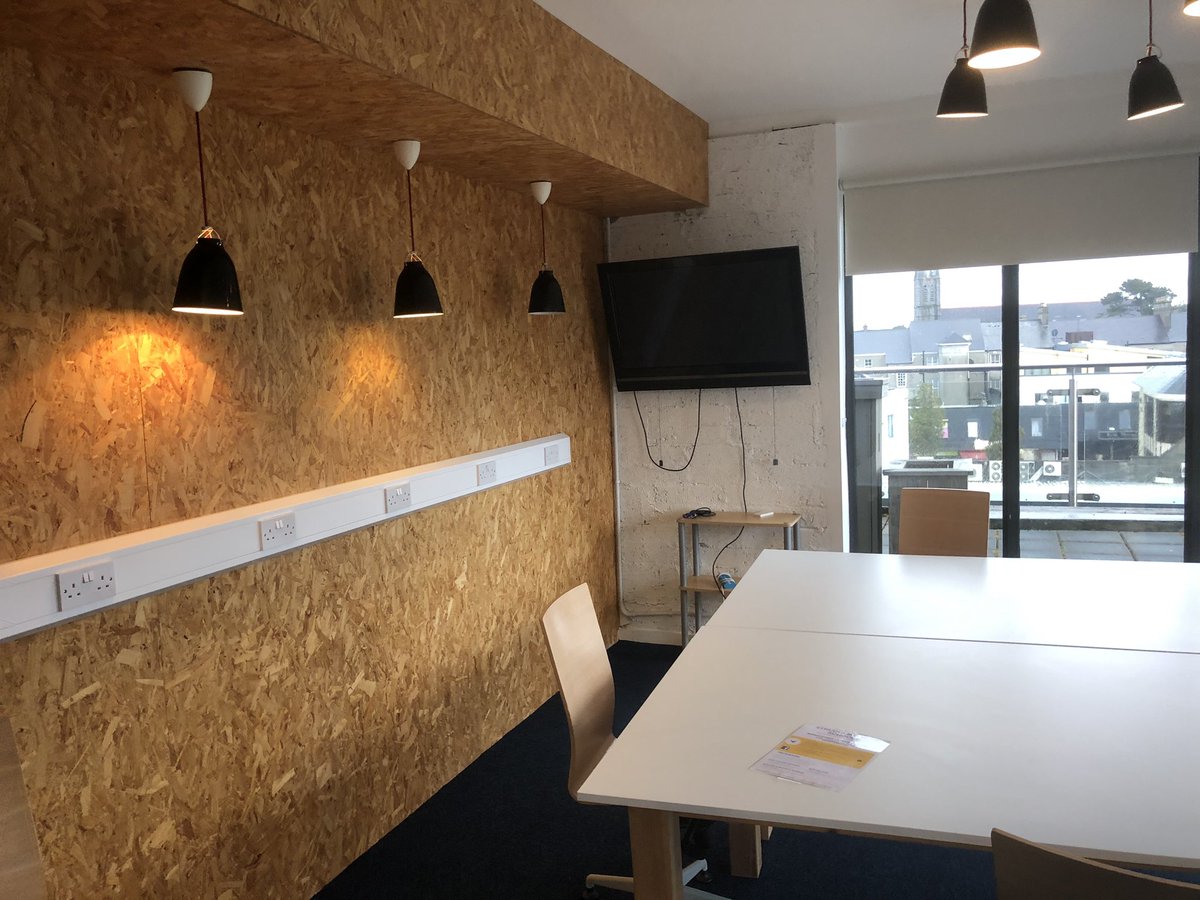 EntaraGroup's tweet photo. Extend Your Holidays in Kerry this Summer. Bring your family for longer while you keep connected to work. We have 1Gb hubs in Tralee &amp; Listowel.
Hotdesks &amp; Private Offices available for short-term and one-off day use.
Email info@hqtralee.com https://t.co/ss4rRhIXma