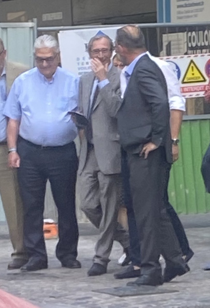 Heureux d’accueillir à #Levallois Georges Siffredi le Président du département des <a href="/hautsdeseinefr/">Département des Hauts-de-Seine</a> pour visiter le chantier du marché Henri Barbusse à Levallois.  
Des travaux qui seront en partie financés par notre département.