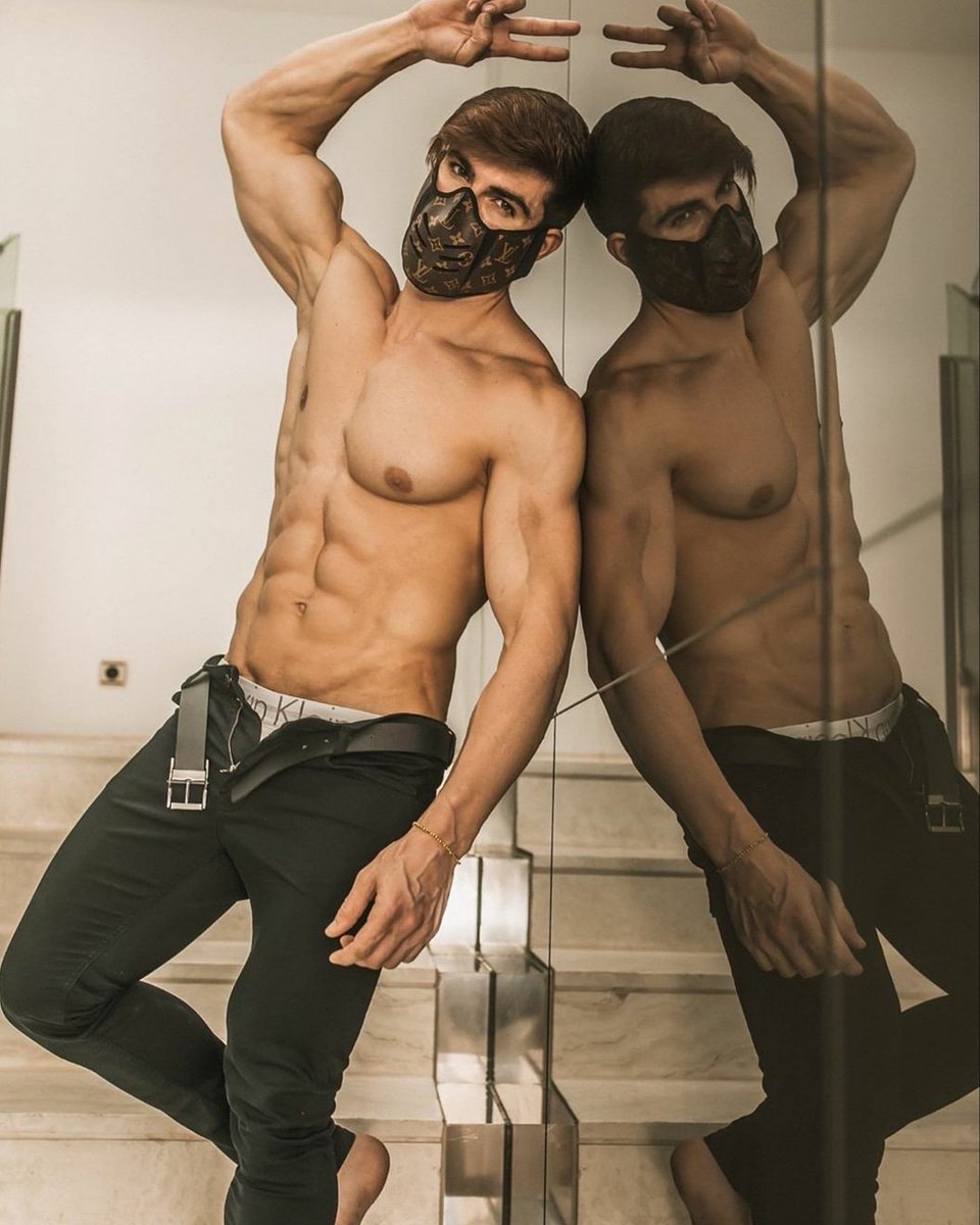 handsomehunks50's tweet photo. A groovy mask is mandatory nowadays to keep yourself stylish.
😉
@mariohervas
#handsomehunk #handsome #bodybulding #fitness #model #photograghy #photoshoot #modelphotoshoot #handsomemen #handsomeguy #fitnessmodel #modelphotography https://t.co/0EznxXHwKk