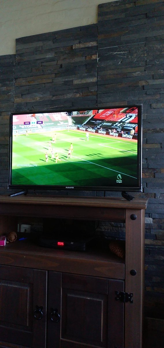 adebat9's tweet photo. En 480p #PREMIERxESPN https://t.co/E8zCH32BnO