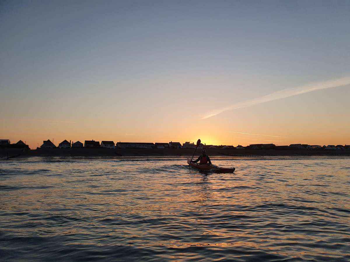 Sunrise paddle 🌅