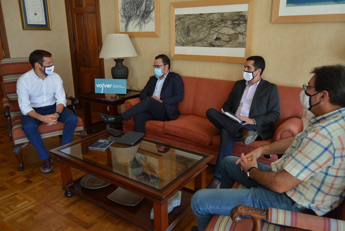asierantona's tweet photo. 👉🏻 Reunión en @CabLaPalma con @Marianohzapata y #JoseAdrian para hacer balance de nuestra labor en el @Senadoesp y marcar los objetivos para el futuro.

✅#COVID19 
✅#Turismo y #conectividad 
✅#agricultura 
✅ #financiacion 
✅ #TMT 

📑 Hemos tomado nota para seguir batallando https://t.co/AWDOrlAouh
