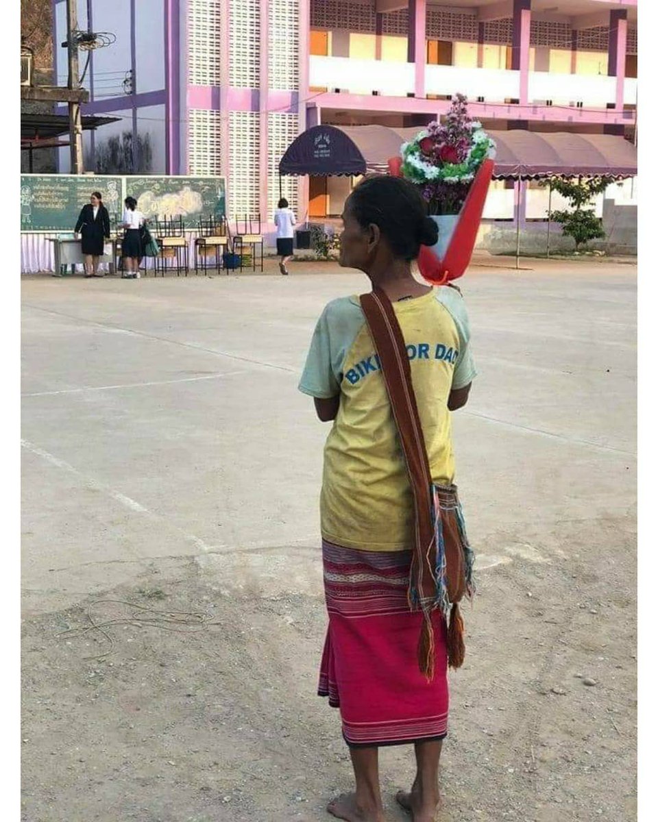recehtapisayng's tweet photo. Hadiahkan bunga buat anak dihari wisudanya ❤ https://t.co/crovnJ73SF