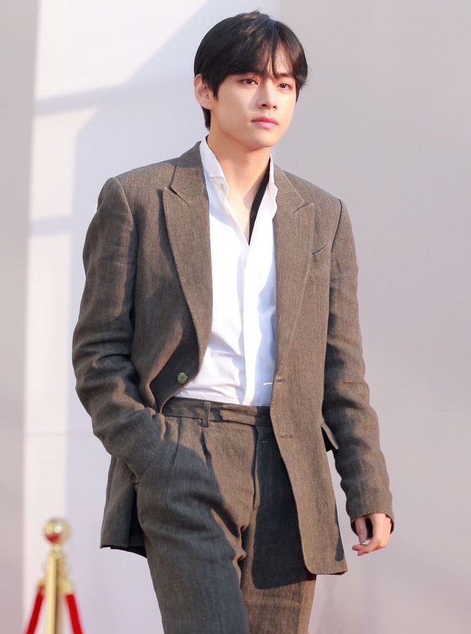 Taehyung as Lee Youngjoon from What’s wrong with Secretery Kim ?