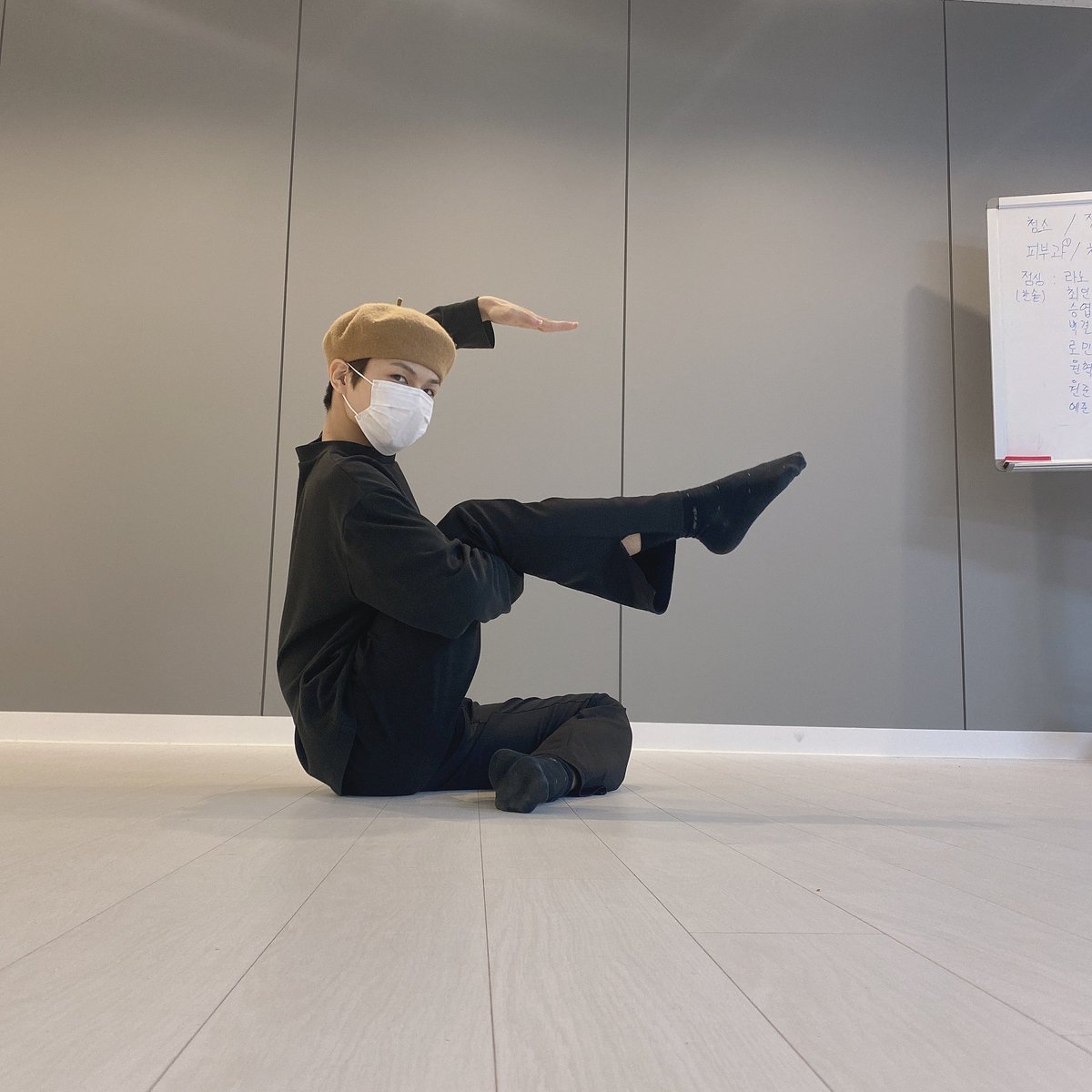 E'LAST(엘라스트) tweet media