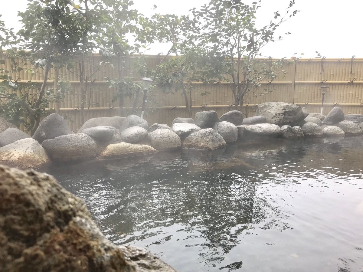 El59Ryo's tweet photo. コロナウイルスの影響により、祖父母の旅館がピンチです！
源泉掛け流しの温泉で露天風呂もあり、周りに街灯がないため満点の星空が見えます！
静かにのんびり過ごしたい方や、秘湯巡りをしたいひとなどにおすすめです！
GO TOキャンペーンで一度来てみてください！
#温泉 #コロナに負け��な #拡散希望 https://t.co/z94nKbZdcb