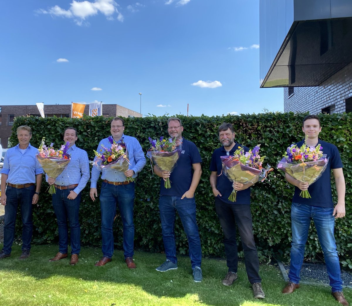 🎉 Wout, Harold, Hans en Rien zijn 5 jaar in dienst en Wesley heeft een aanstelling bij ons gekregen! Van harte gefeliciteerd!