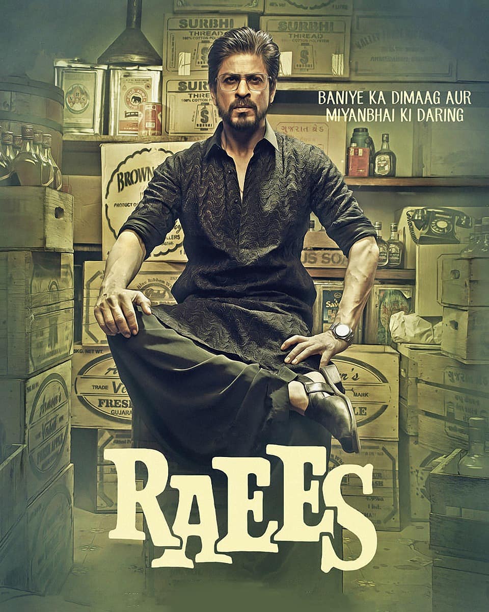 SpiceSocial1's tweet photo. #Raees an @excelmovies & @RedChilliesEnt film by @rahuldholakia had @iamsrk in a completely different Avatar. His character's daringness and catchy dialogues created a frenzy amongst the audiences.
#16YearsOfSpicePR #TheYear2017 #SpicePR #SpiceSocial https://t.co/x0rRDlLxcB
