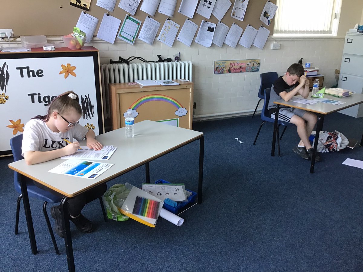rdpskingdoms's tweet photo. #rdpstigerlilies are watching #blueplanetlive and are learning about how plastics and overfishing are a threat to our oceans and how this can affect sea life and humans. https://t.co/4i2DebW3L6