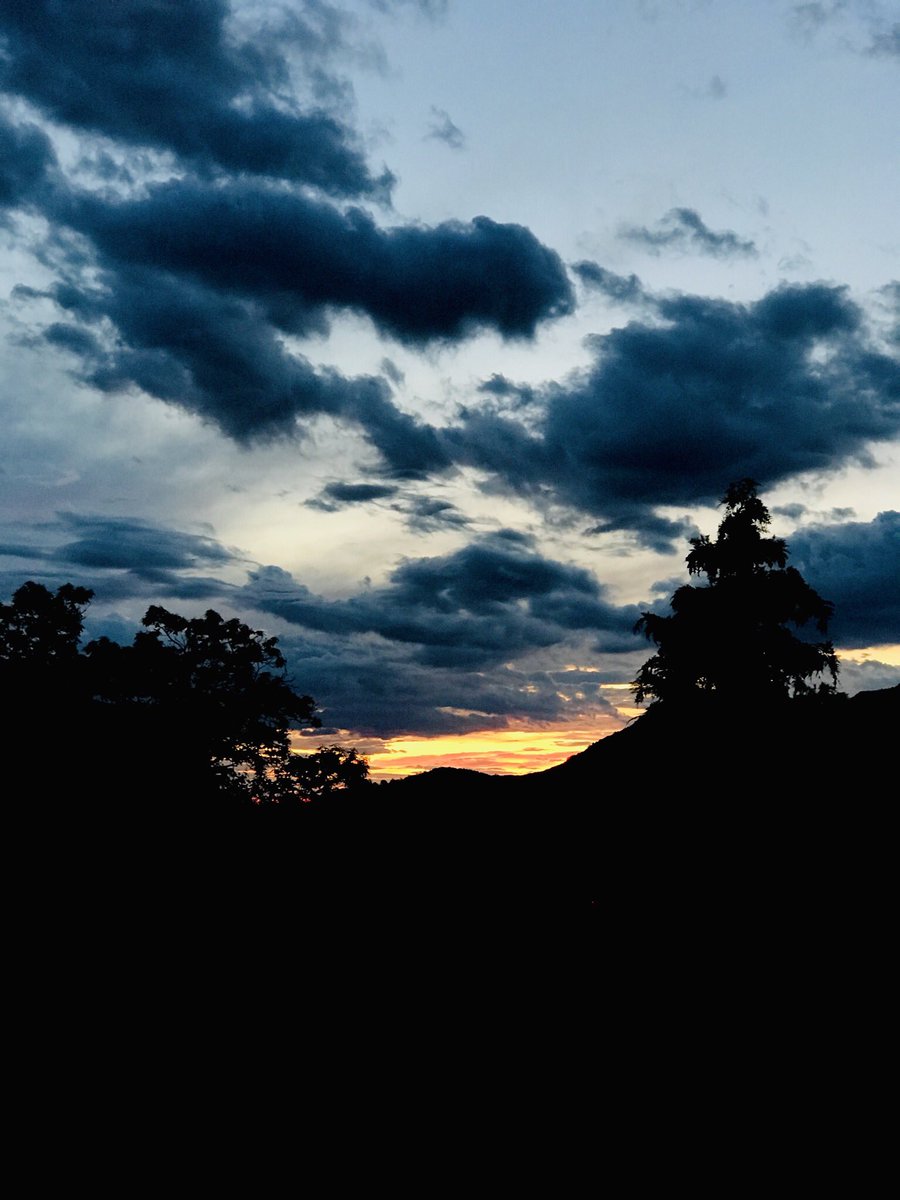 CDFRIPRESEAEREE's tweet photo. #vividfilter #picoftheday #photography #photooftheday #landscape #paesaggio #landscapephotography #sunset #goldenhour #silhouette #aerialpic #aerialshooting #aerialphotography #dronefotography #dronestagram https://t.co/FBN5VA7xwA