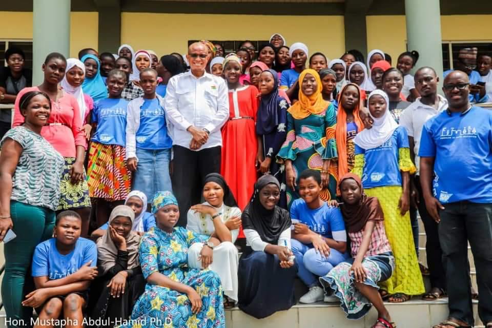AbubakarSadickk's tweet photo. The MINISTRY OF INNER CITY AND ZONGO DEVELOPMENT had trained a lot of young girls from the Zongo and Inner City communities through the FemiTI(Females in Tech Initiative). This is to help and improve the girl child education in the Inner Cities and the Zongo Communities.
#MICZD https://t.co/8O0yRueD7z
