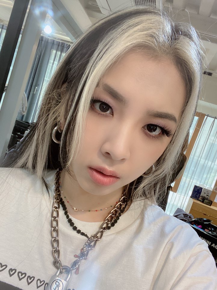 KARD (카드) tweet media