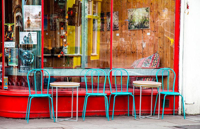 As the hospitality sector in Northern Ireland prepares to reopen on 3 July we discuss the latest guidance, increased usage of outdoor space and the requirements for pavement café licences. #hospitality tltsolicitors.com/insights-and-e…