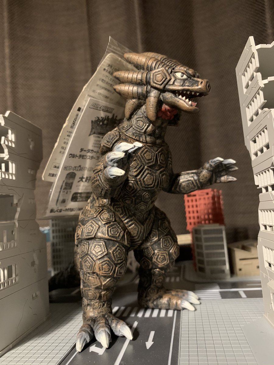 ウルトラ怪獣　サラマンドラ　ハイパーホビー版 サラマンドラ。このソフビが出た時のファンの歓喜といったら。ハイパー