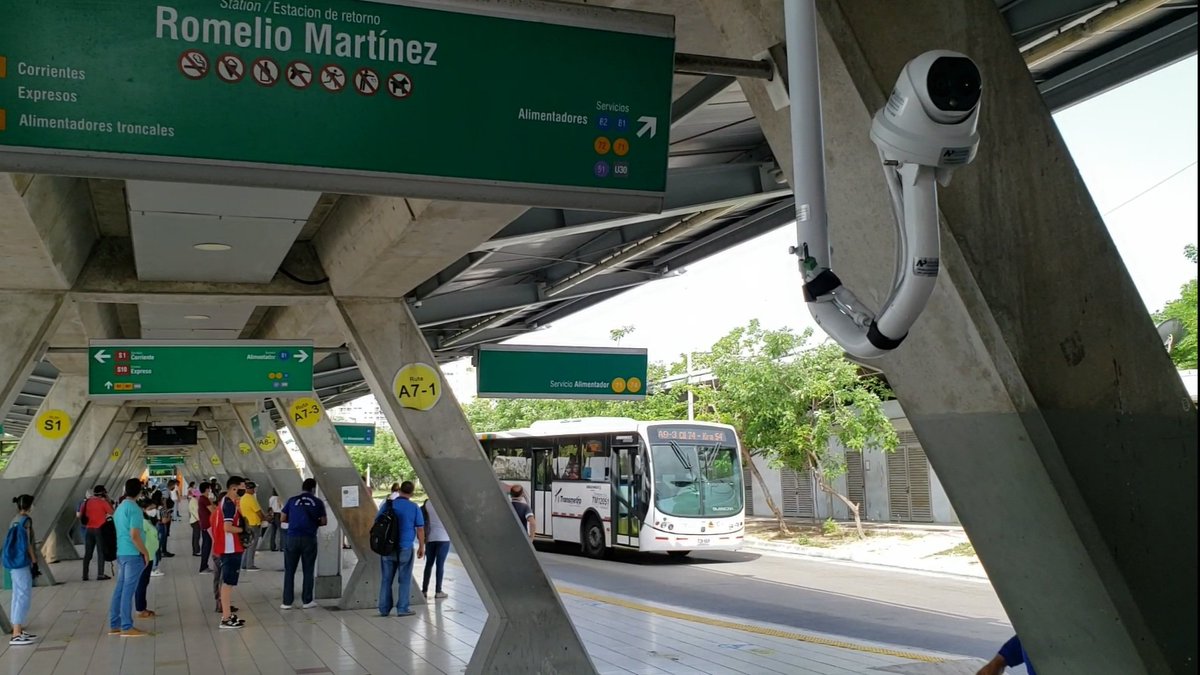 transmetrobaq's tweet photo. Para minimizar los riesgos de contagio ante un posible caso de #Covid_19, instalamos una cámara térmica en Joe Arroyo que permite detectar altas temperaturas en los usuarios.Esto se dio gracias a una donación de @HikvisionLatam, @GSPColombia y @apingenieria a la @alcaldiabquilla. https://t.co/Qd1e6c470t