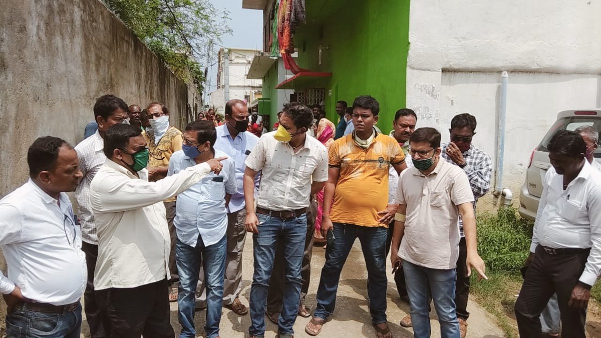 BJD4Bargarh's tweet photo. ବରଗଡ ବିଧାୟକ ତଥା ଜିଲ୍ଲା ଯୋଜନା ବୋର୍ଡ ଅଧ୍ୟକ୍ଷ ଶ୍ରୀଯୁକ୍ତ ଦେବେଶ ଅାଚାର୍ଯ୍ୟ ୱାର୍ଡ ନମ୍ବର ୧୯ ର ନୂତନ ରାସ୍ତା ଓ ନାଳନର୍ଦ୍ଧମା ପାଇଁ ଅନୁମତି ଦେଲେ ଯାହାକି ପଡ଼ା ବାସିନ୍ଦାଙ୍କ ବହୁତ ଦିନର ସମସ୍ୟା ଦୂର କରିବ ।ଏହି ଅବସରରେ ବରଗଡ ପୂର୍ବତନ ପୈରପରିଷଦ ଅଧ୍ୟକ୍ଷ ପ୍ରଶାନ୍ତ ବେହେରା,ରମେଶ ରାଓ , କିଶୋର ମିଶ୍ର ପ୍ରମୁଖ ଉପସ୍ଥିତ ଥିଲେ। https://t.co/mqcGwl4qDI