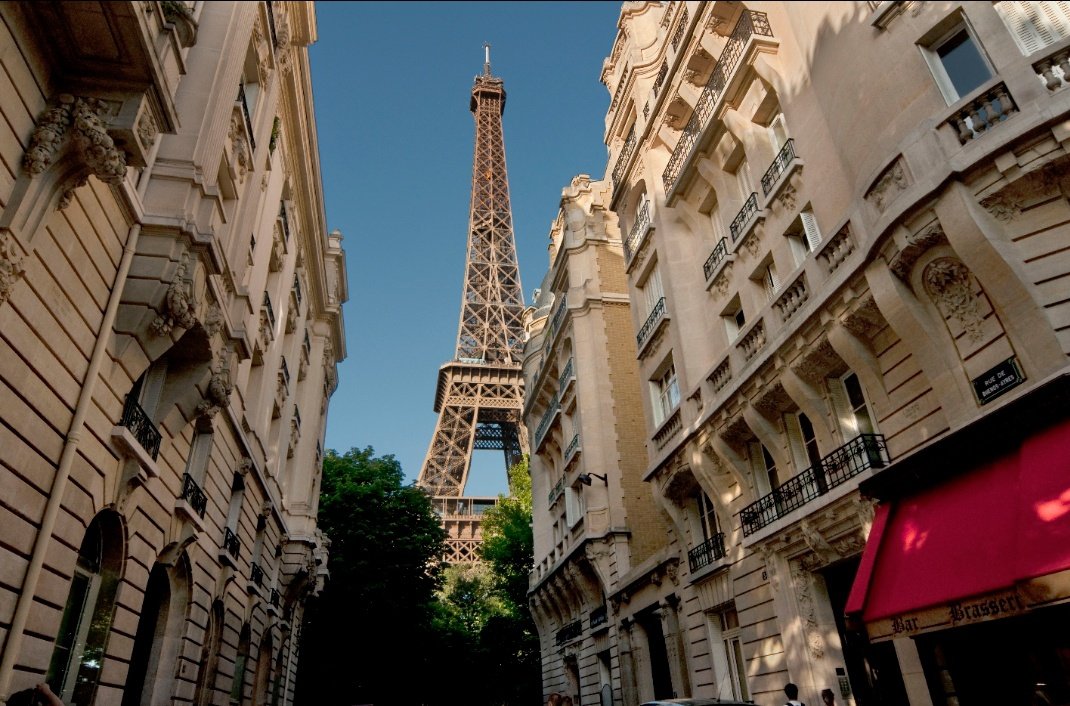 VIParis's tweet image. The Eiffel Tower is open! Share your fave pics with us...#Paris #EiffelTower #parisjetaime #Travel @davidphenry 💖💕