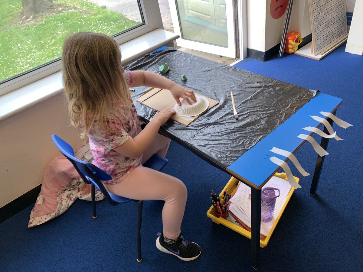 deb lowe tweet media