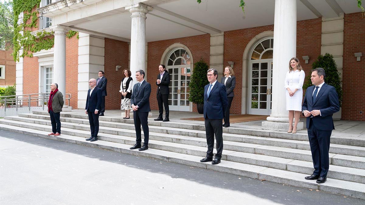 Ruiz_Noticias's tweet photo. LOS ERTES POR EL COVID SE PRORROGAN HASTA EL 30 DE SEPTIEMBRE. Sindicatos, empresarios y gobierno prorrogan por unanimidad las exenciones que las empresas disfrutan hasta después del verano y las coberturas a empleados
2,4 millones de trabajadores están todavía bajo ERTEs https://t.co/LeT5EdZlSZ