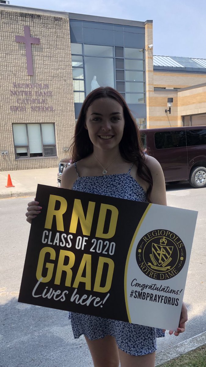 TraceyBambi's tweet photo. Graduation Day for this beauty! 🎓Today we celebrate Carly! 💖 https://t.co/EVXiKyLQAI