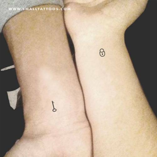 Pequeños Tatuajes a X: "Tatuaje temporal de una llave y candado, cómpralo aquí ▻ https://t.co/ewSGMwSbui https://t.co/FX6gU09N51" / X