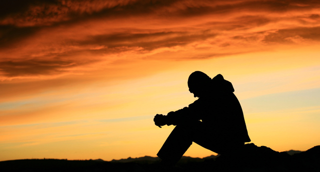 الضمير صوت هادئ، يخبرك أن أحدًا ينظر إليك

لا تتجاهل هذا الصوت