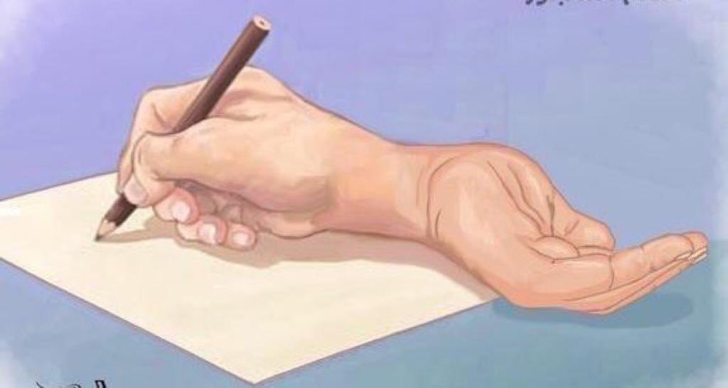 .. عندما ينقادُ ( القلم ) بـ" لجامِ المذلّةِ " حول جيْد " الصحافةِ " وعُنق " الإعلام " فسيتحلّى بـ" رقّ التضعضع " وسيمضي نحو " التبعية المقيتة " والإذلال المُستهجن ..!!

..( فكم هو مؤلمٌ عندما يستكينُ الإعلامي تحت رداء المسؤول .. فيتزمّلُ بشت الخنوع .. ويتدثّرُ ثيابَ الوضاعةِ )..