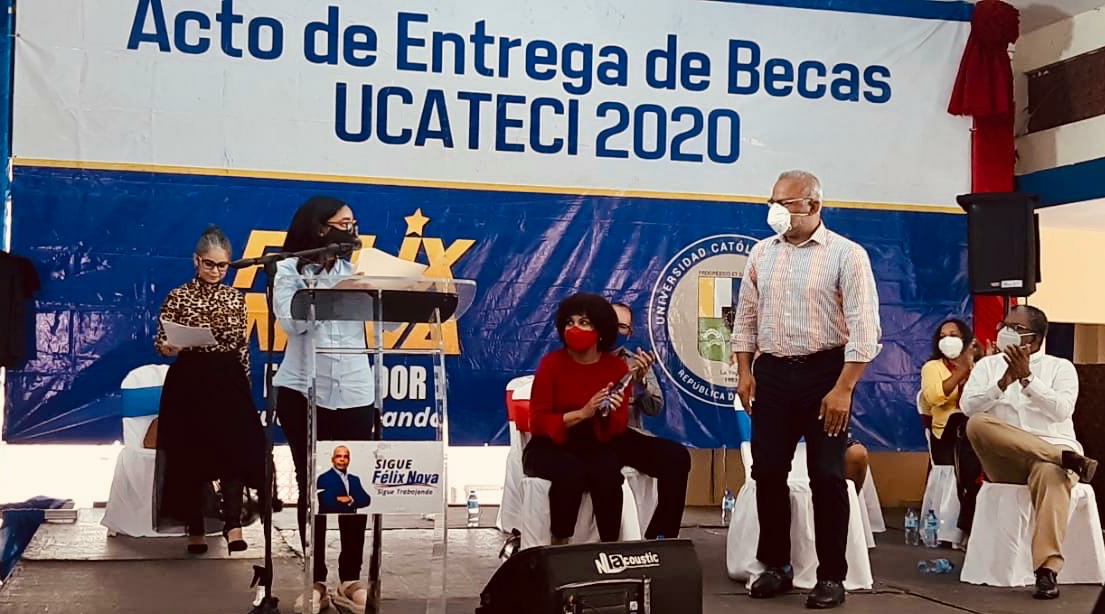 FelixNova_'s tweet photo. "Gracias por tener una autoridad como usted preocupada por la educación de los jóvenes de su pueblo, por tendernos esa mano amiga para que no nos quedemos con nuestras metas y sueños guardados en un cajón, gracias por la ayuda ofrecida" Annelix García 
#BecasFelixNova2020 https://t.co/Blw4NfjWIX