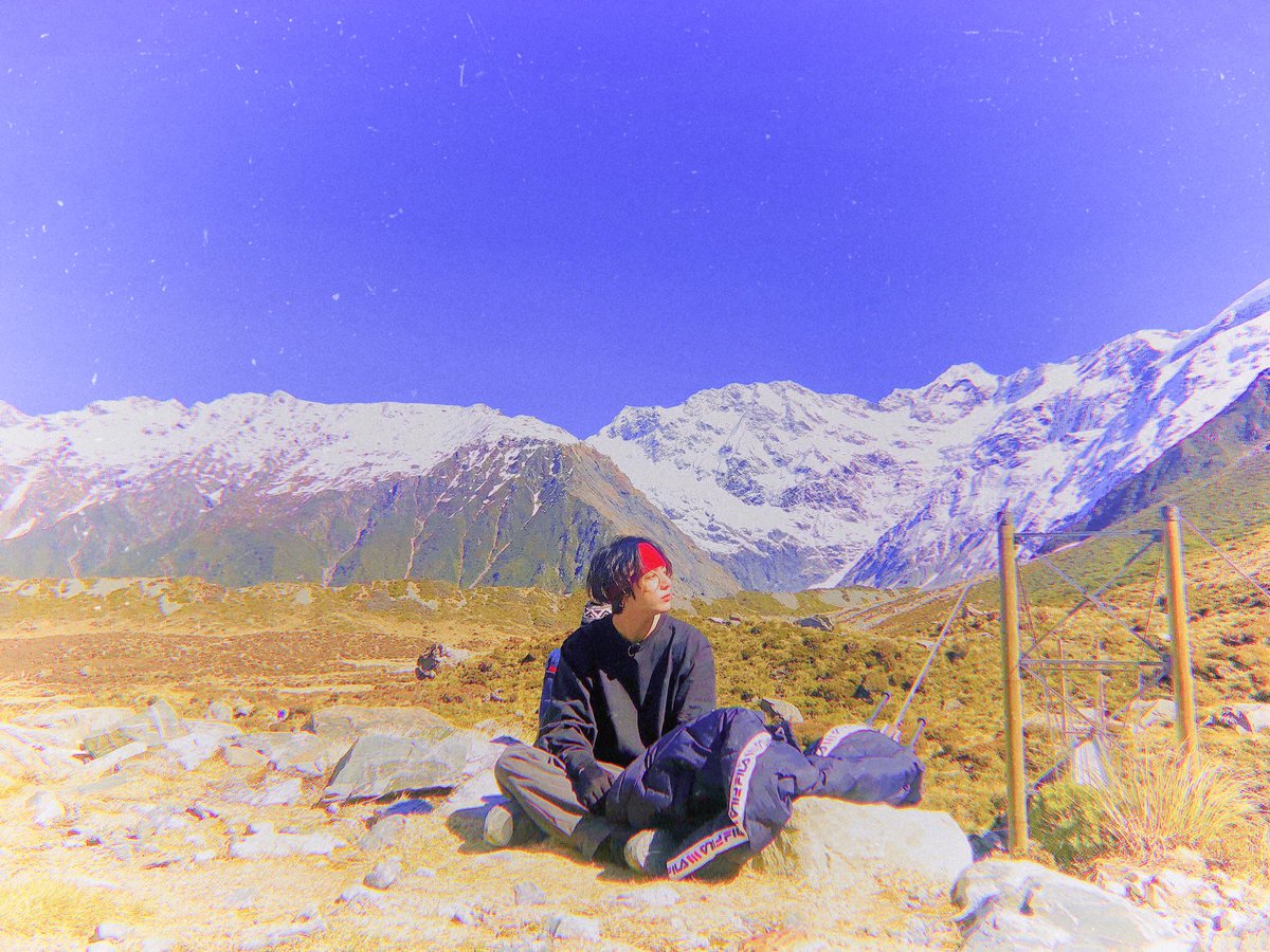 archiveforJK's tweet photo. imagine traveling the world with jungkook https://t.co/HfH1Qogus8