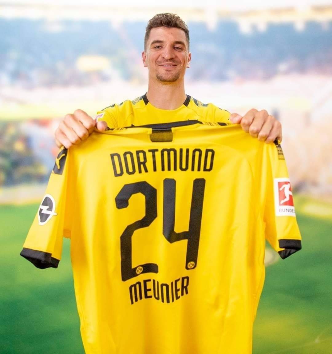 BVBThailandFC's tweet photo. 🚨 #OFFICAIL : สิ้นสุดการรอคอย
Borussia Dortmund ประกาศเซ็นสัญญากับ @ThomMills เป็นระยะเวลา 4 ปี แบบไร้ค่าตัวเรียบร้อยแล้ว คนแรก ไม่พูดเยอะ ชูเสื้อพร้อมเบอร์เลยทีเดียว
_________________
#BVBtransfer #MEUNIER24 #bvb #bvbthailand https://t.co/6D8RR6vdSt